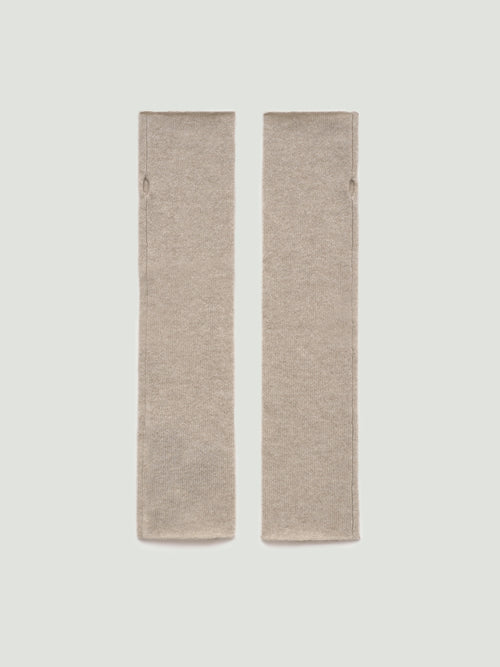 Aspen Arm Warmers Sand | LISA YANG | Beige armvärmare torgvantar i 100% kashmir