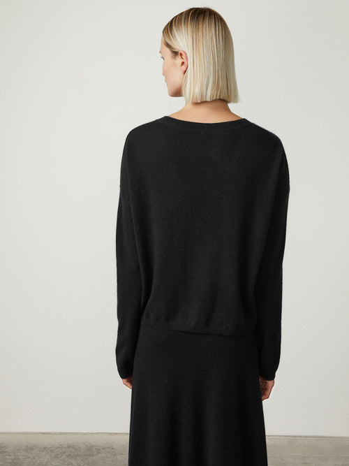 Abby Cardigan Black | LISA YANG | Svart v-ringad kofta i 100% kashmir 